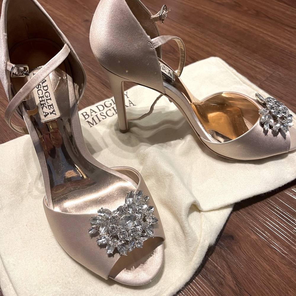 Badgley Mischka crystal embellished pump